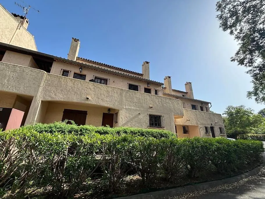 Apartment Appart Proche Mer - Piscine Saint-Raphael
